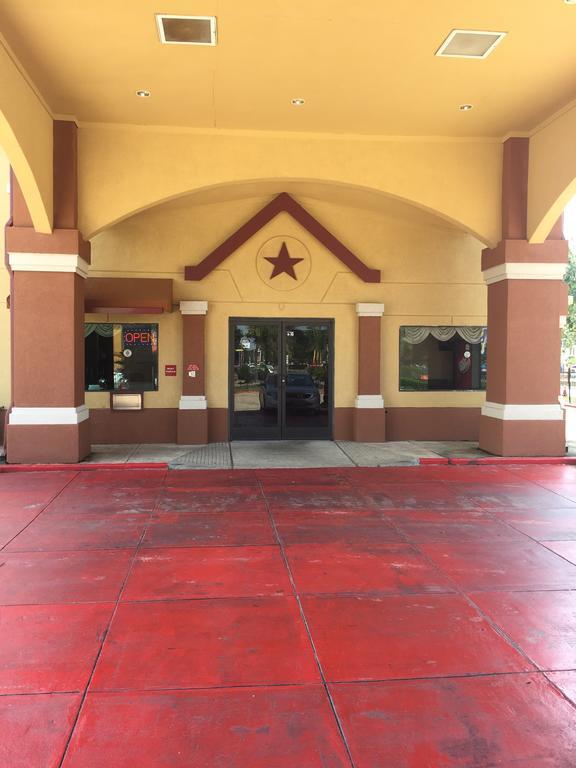 יוסטון Scottish Inn & Suites Hobby Airport מראה חיצוני תמונה