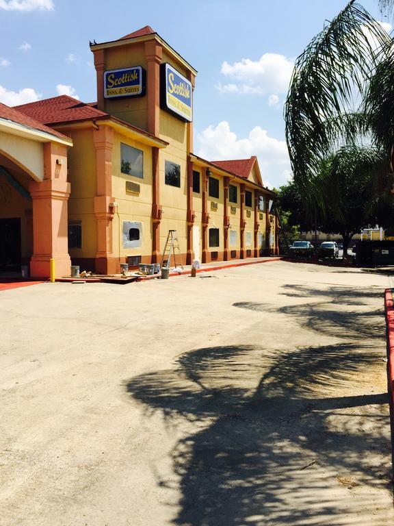 יוסטון Scottish Inn & Suites Hobby Airport מראה חיצוני תמונה