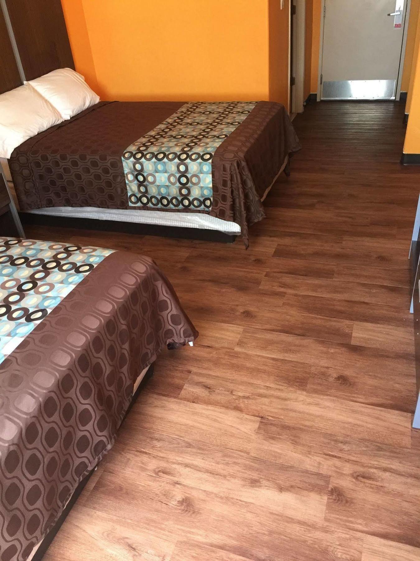 יוסטון Scottish Inn & Suites Hobby Airport מראה חיצוני תמונה