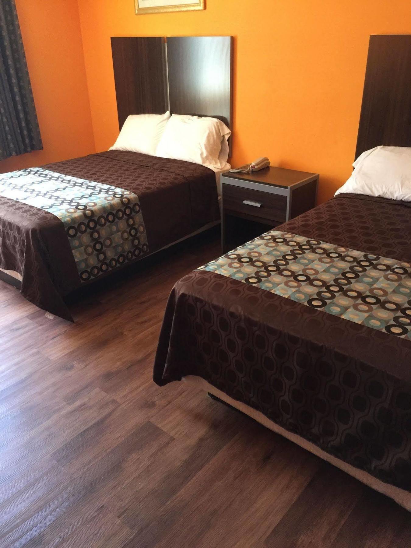 יוסטון Scottish Inn & Suites Hobby Airport מראה חיצוני תמונה